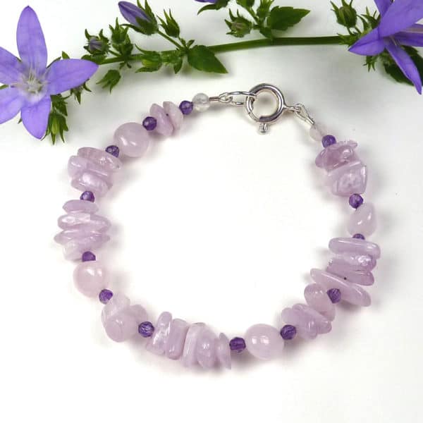 Lilac-pink gemstone bracelet