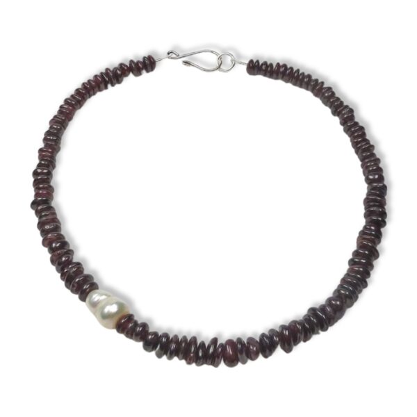 Garnet and pearl necklace