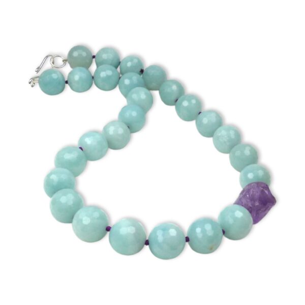 A chunky amazonite and amethyst necklace